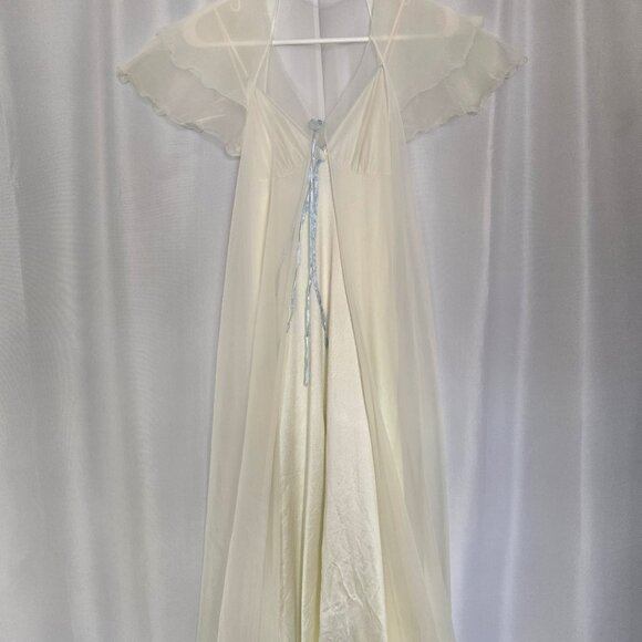 Beautiful 2 piece night gown and robe - Picture 1 of 8